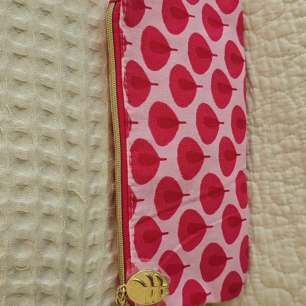 Estée Lauder Cosmetic Pouch and Makeup Samples NWT - Picture 7 of 8